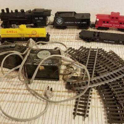 Lot #594: Vintage Powered Railroad Set w/ Tracks and Power Supply