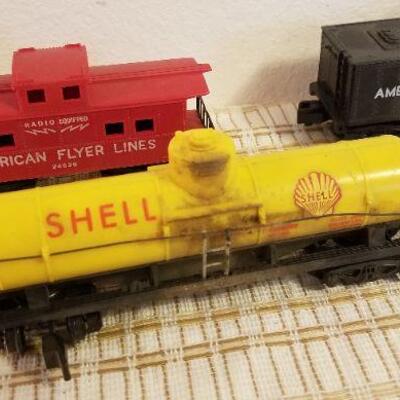 Lot #594: Vintage Powered Railroad Set w/ Tracks and Power Supply