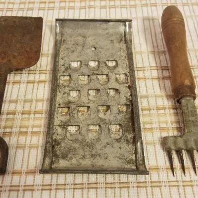 Lot #599: Antique / Vintage Kitchen Utensils