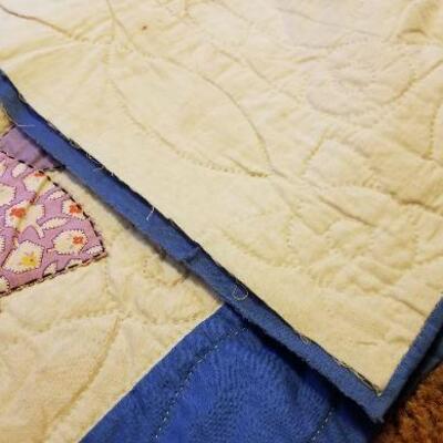Lot #607: Antique Quilt w/ Little Girl In bonnet Theme
