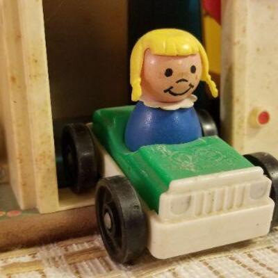 Lot #609: Vintage Fischer Price Service Station w/ (3) Cars