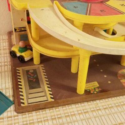 Lot #609: Vintage Fischer Price Service Station w/ (3) Cars