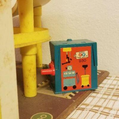 Lot #609: Vintage Fischer Price Service Station w/ (3) Cars