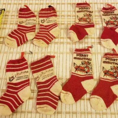 Lot #635: (4) Pairs of 1960's Christmas Childrens Socks