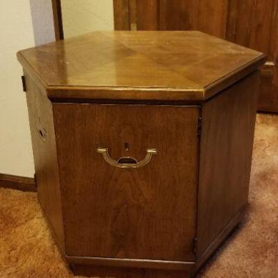 Lot #636: Vintage DREXEL Side Table Mid Century Modern