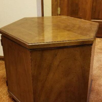Lot #636: Vintage DREXEL Side Table Mid Century Modern