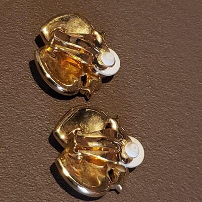 Lot 650: Swarovski Clip On Earrings 