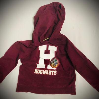 HARRY POTTERâ€™s â€œHOGWARTSâ€ KIDS SWEATSHIRT