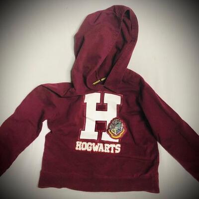 HARRY POTTERâ€™s â€œHOGWARTSâ€ KIDS SWEATSHIRT