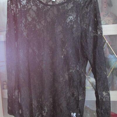 Lot 219- Xhilaration Long Sleeve Shirt