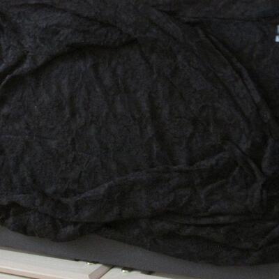 Lot 219- Xhilaration Long Sleeve Shirt
