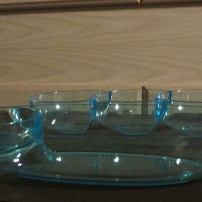 Lot 229- Tarhong Plastic Containers