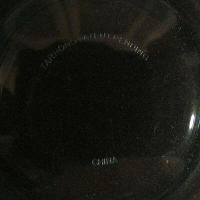 Lot 229- Tarhong Plastic Containers
