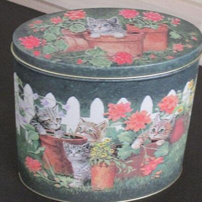 Lot 238- Kitten Music Box Tin