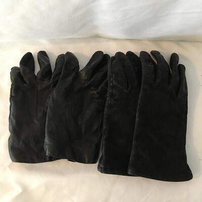 Lot 35 - Cashmere Scarves, Gloves, Jackets & Belts