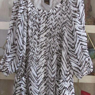 Lot 250- Grace Elements Blouse