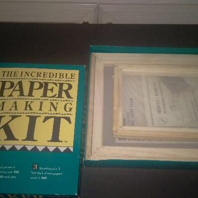 Lot 257- Incredible Paper Making Kit