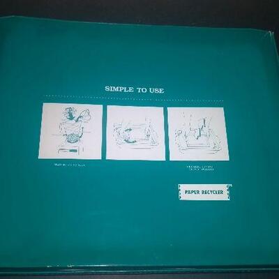 Lot 257- Incredible Paper Making Kit