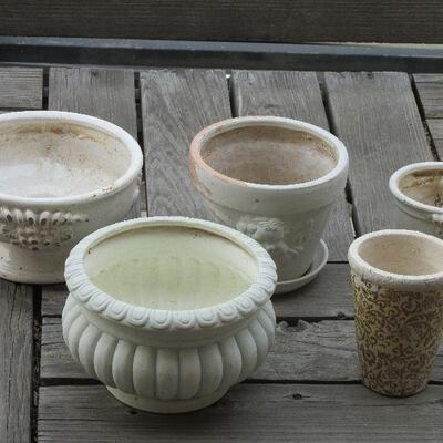 Lot 260- Collection of Planting Pots