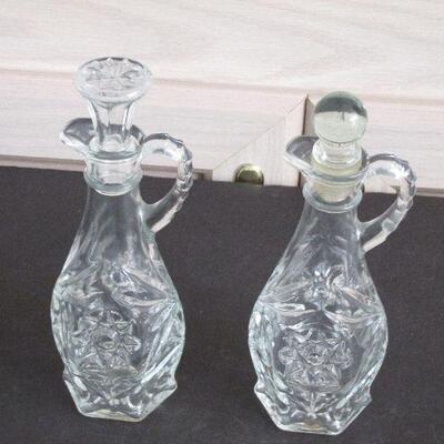 Lot 284- Anchor Hocking Prescut Cruets