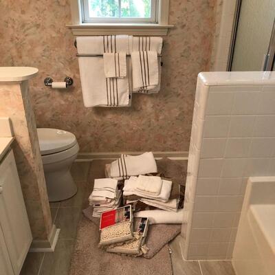 Lot 45 - Bathroom Towels, Mats & Shower Curtains