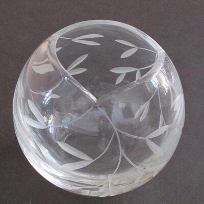 Lot 285- Lenox Etched Crystal Vase