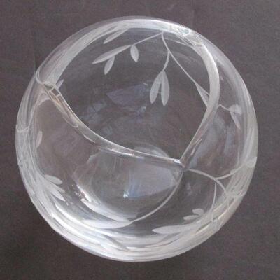 Lot 285- Lenox Etched Crystal Vase