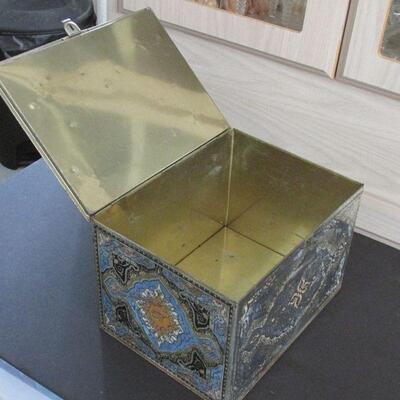 Lot 289- Large Tin