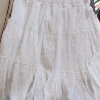 Lot 295- Chaps White Skirt