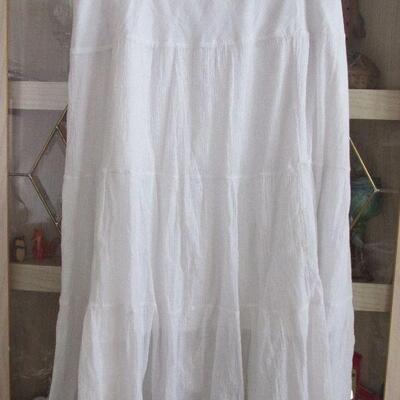 Lot 295- Chaps White Skirt