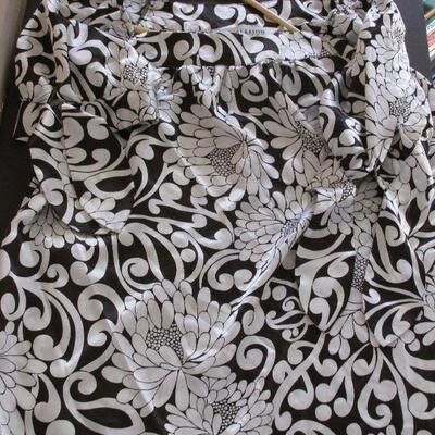 Lot 300- Allison Taylor Top