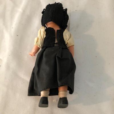 Lot 47 - International Doll Collection