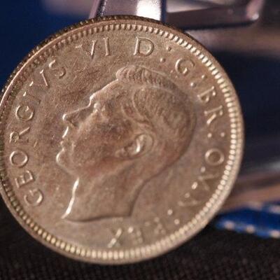 1943 Silver one Shilling WW 2 Mintage