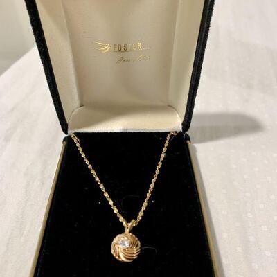 LOT 52 FINE JEWELRY DIAMOND & 14K GOLD PENDANT