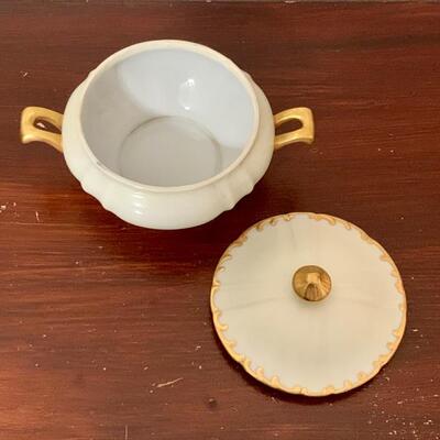 Lot 14 - Vintage Hand Painted Porcelain Sugar Bowl 