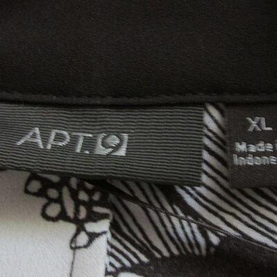 Lot 307- Apt. 9 Floral Top