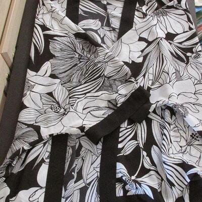 Lot 307- Apt. 9 Floral Top