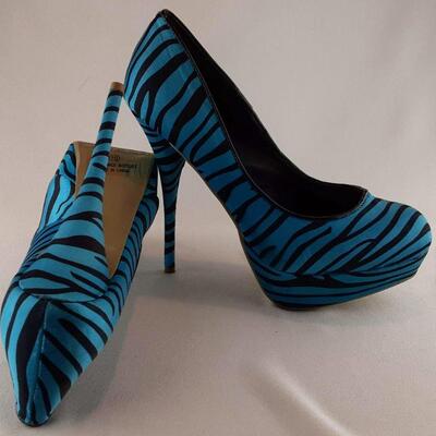 Zebra Striped Shoes Size 10
