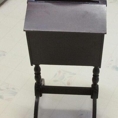 Lot 313- Vintage Sewing Caddy