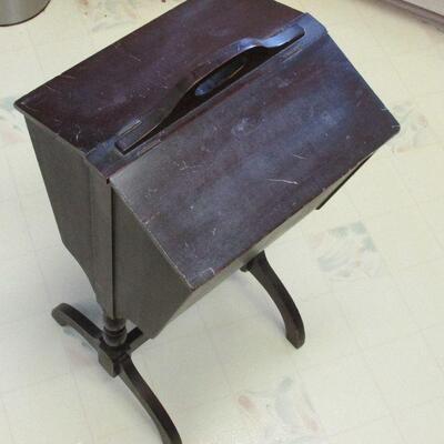 Lot 313- Vintage Sewing Caddy