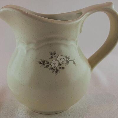 Pfatlzgraff Heirloom Creamer 