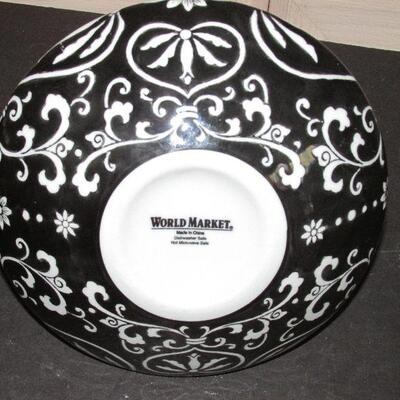 Lot 316- World Market Teapot and Cups