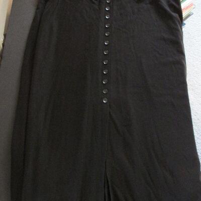 Lot 320- Briggs NY skirt