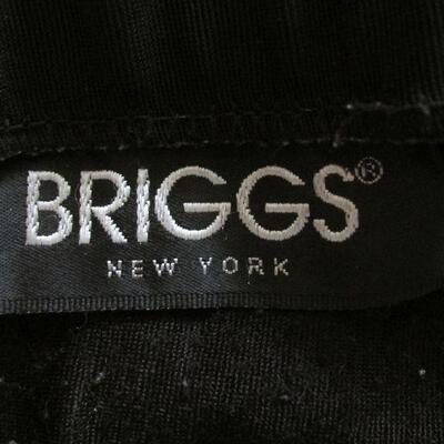 Lot 320- Briggs NY skirt