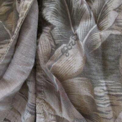 Lot 322- White Stag Palm Trees Vest