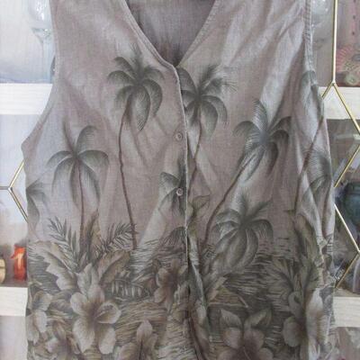 Lot 322- White Stag Palm Trees Vest