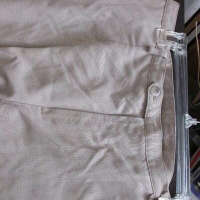 Lot 325- Briggs NY Pants