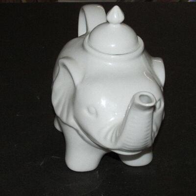 Lot 335- Cordon Bleu Elephant Teapot