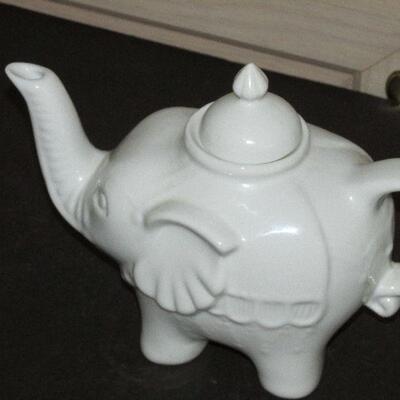 Lot 335- Cordon Bleu Elephant Teapot
