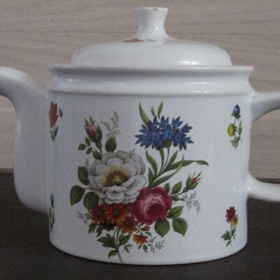 Lot 336- Arthur Wood Teapot